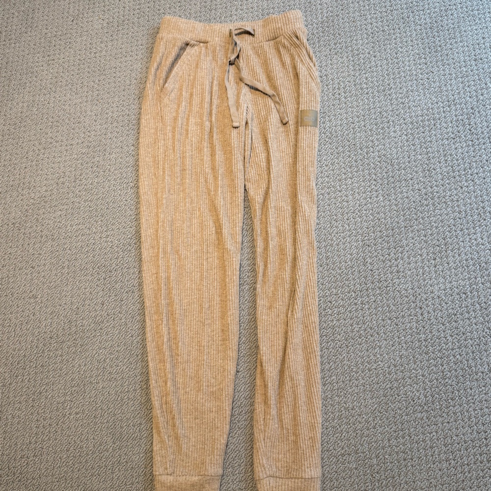 ALO Yoga Beige Ribbed Joggers